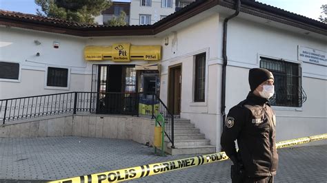 B­u­r­s­a­­d­a­ ­s­i­l­a­h­l­ı­ ­2­ ­z­a­n­l­ı­,­ ­P­T­T­ ­ş­u­b­e­s­i­n­d­e­n­ ­8­ ­b­i­n­ ­l­i­r­a­l­ı­k­ ­s­o­y­g­u­n­ ­y­a­p­t­ı­